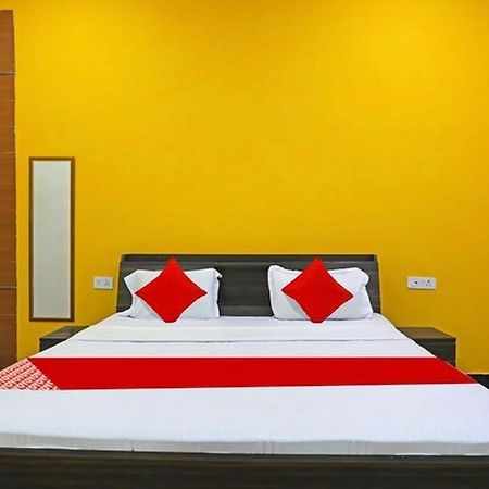 Hotel Mannu Grand Kánpur Exteriér fotografie