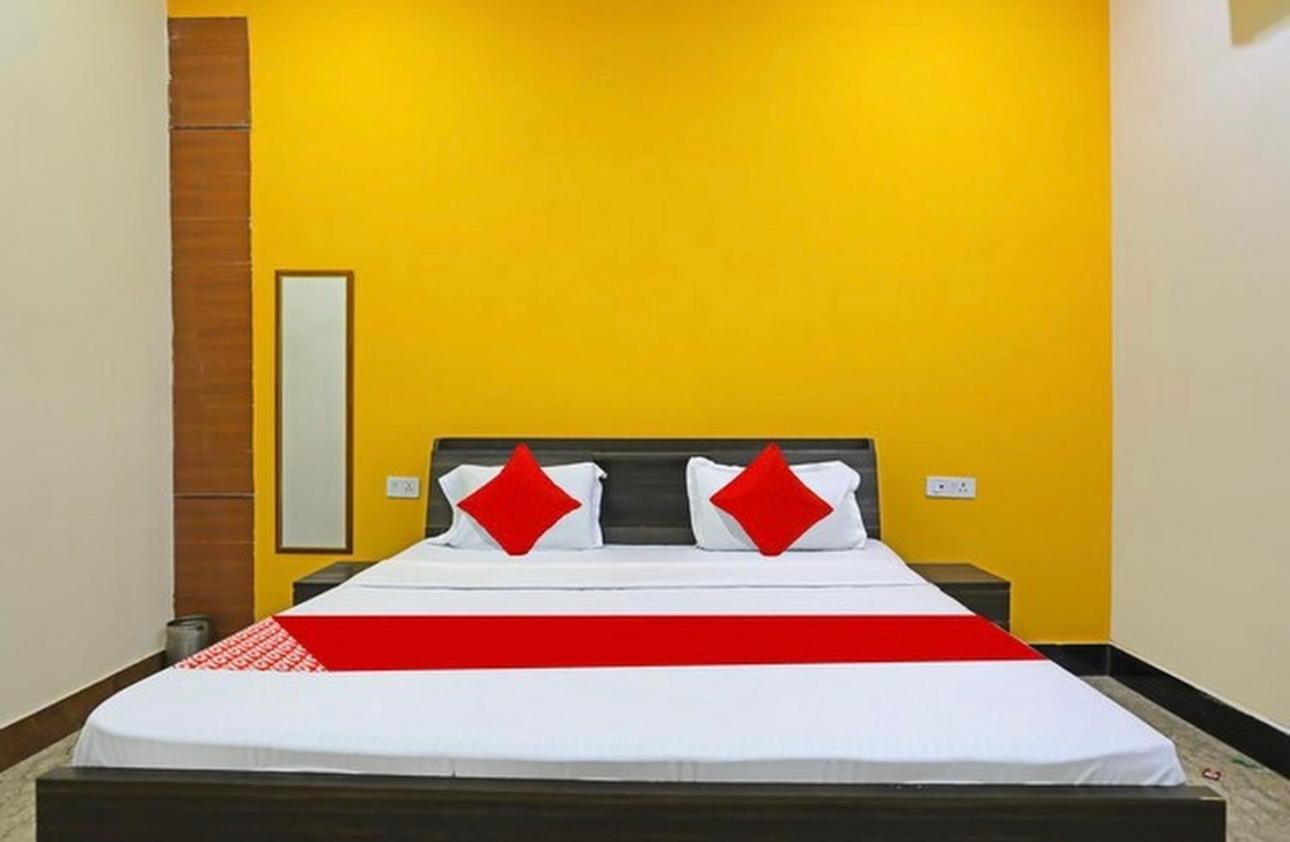 Hotel Mannu Grand Kánpur Exteriér fotografie