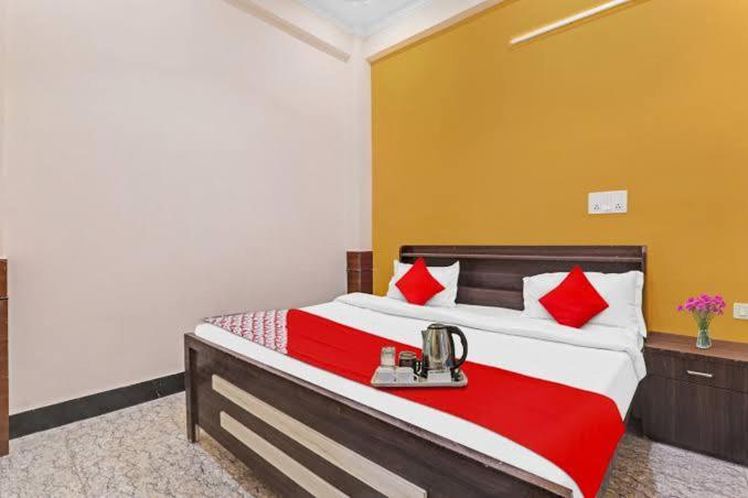 Hotel Mannu Grand Kánpur Exteriér fotografie